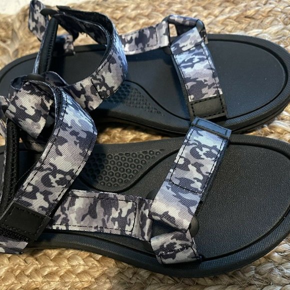 Camo Velcro Strap Sandals Size 9 - Picture 2 of 5